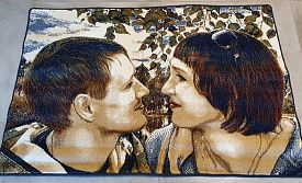 Оранжевый ковер-портрет на память